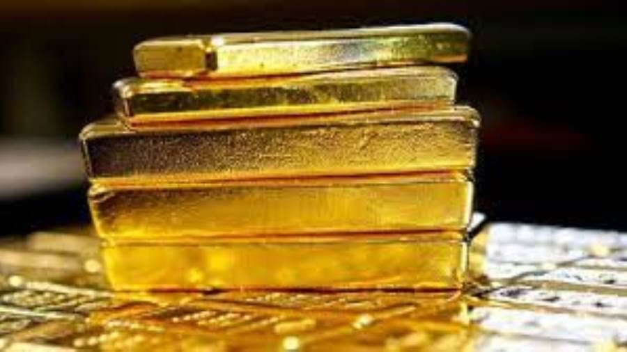 الذهب ينزل بفعل ارتفاع الدولار (آخر تحديث)