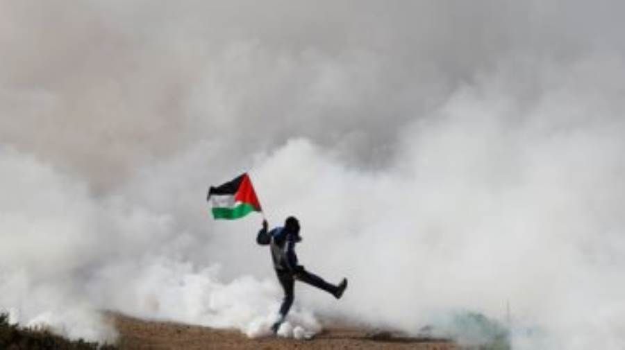 الاحتلال الإسرائيلي يستهدف المزارعين الفلسطينيين شرق خان يونس