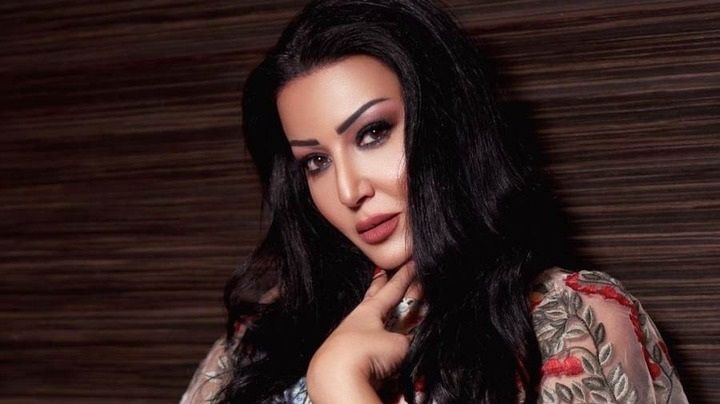 سمية الخشاب تدخل على خط أزمة الاغتصاب الزوجي وتهاجم المرأة المجرمة!