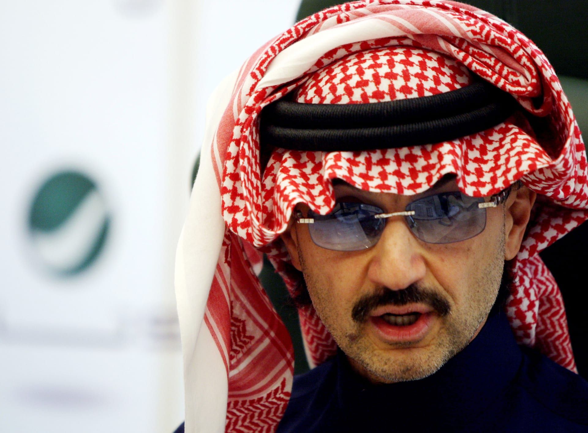 تراند اليوم .. الأمير السعودي الوليد بن طلال يوزع ‘‘سيارات ومنازل مجاناً’’ وبدون مقابل .. تعرف على طريقة التسجيل والحصول على هديتك !