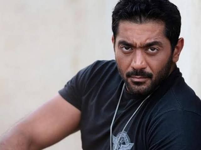 “فخور أني زير نساء”.. أحمد فلوكس يكشف اسرار خطيرة لاول مرة عن زواجه لـ 15 مرة!!