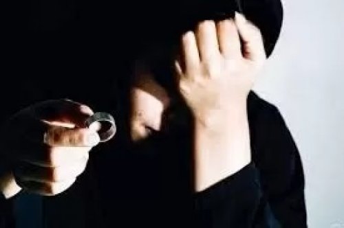 بعد 35 سنة من الزواج .. خمسينية سعودية تخلع زواجها بسبب رفضة القيام بهذا الفعل معها يومياً .. القاضي في حالة ذهول !! (شوف دلوقتي)