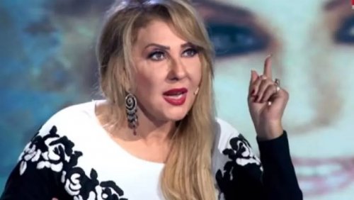 متصل يقصف الجبهه: إزاي بتصلي وتقري قرآن وتمثلي مشاهد عاطفية جريئة وساخنة ؟ نادية الجندي فاجأته بإجابة غير متوقعة أصابته بالصدمة !