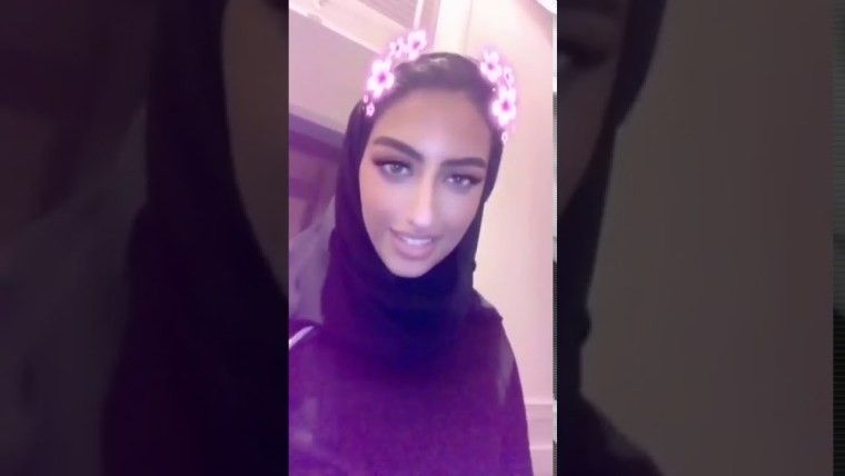 شاهد: المشهورة السعودية زهور سعود توثق لحظة طلاقها من زوجها عبر السناب..(فيديو)