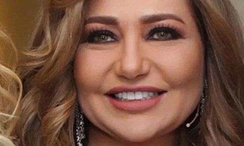 أوسم من أحمد عز.. ليلى علوي تصدم الجمهور بصورة مع نجلها الشاب الوحيد.. لن تصدقوا أنه إبنها! في غاية الوسامة