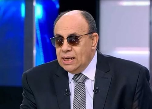 متصلة وقحة : زوجي يطلب مجامعتي يومياً وأنا مش قادرة أستحمل.. مبروك عطية فاجأها بوصفة غير متوقعة عشان يتهد حبله