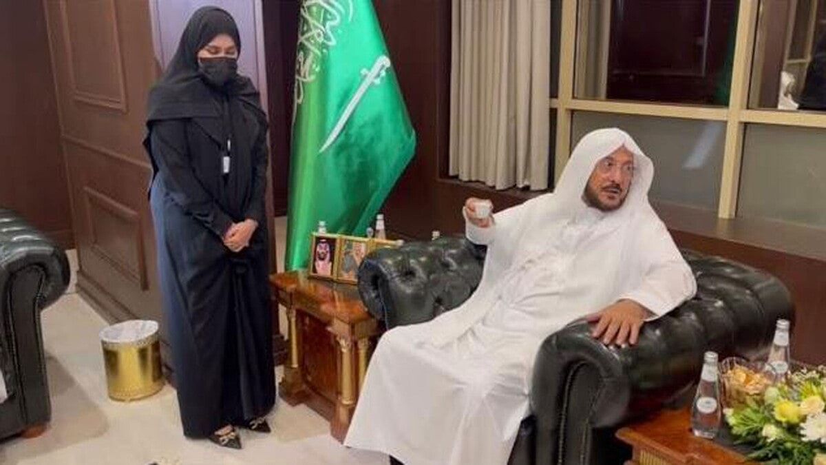 شهد وجيه منشي.. من هي أول متحدثة باسم وزارة الشؤون الإسلامية بمكة؟