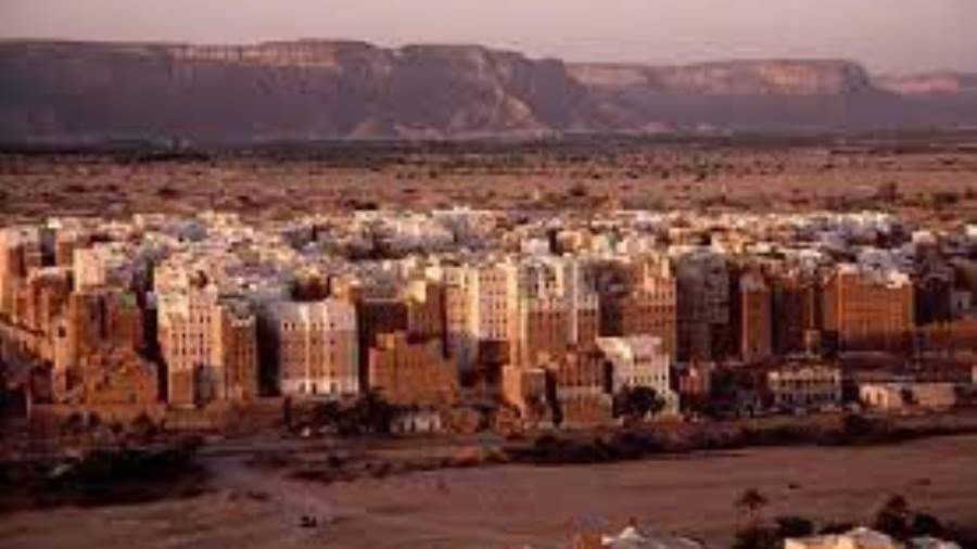 توزيع 20 تكتك بساحل حضرموت بدعم كويتي