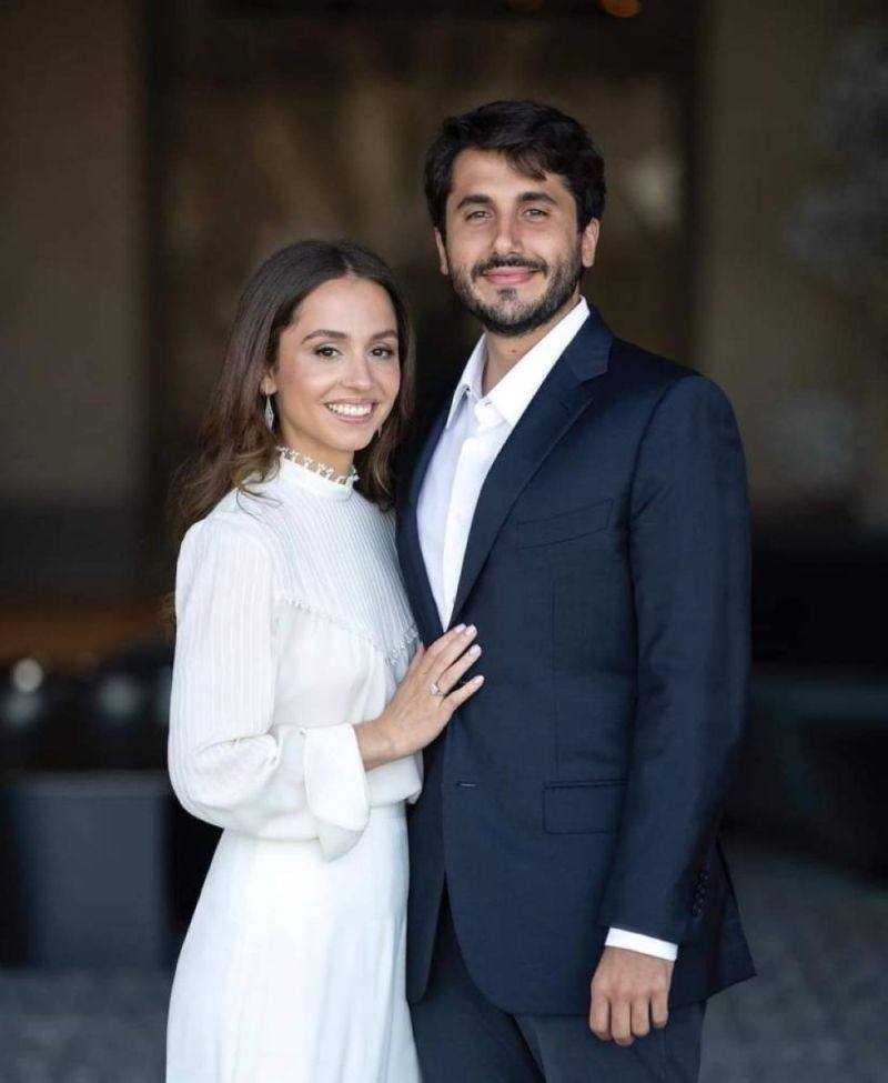 شاهد أول صور للأميرة إيمان ابنة ملك الأردن وخطيبها .. والكشف عن هوية العريس وجنسيته