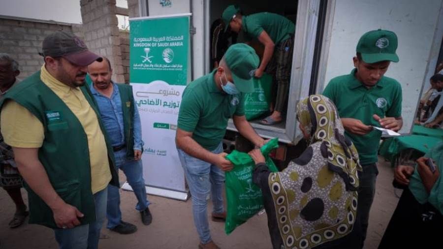 مركز الملك سلمان يدشن توزيع الأضاحي في 4 محافظات