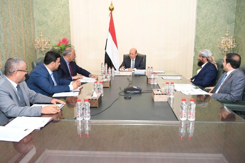 مجلس القيادة الرئاسي يشدد على الزام المليشيات الحوثية بتنفيذ بنود الهدنة