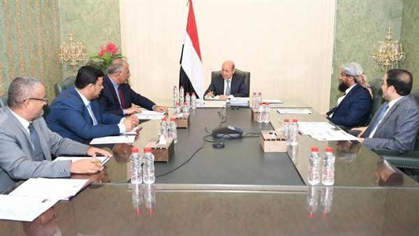 مجلس القيادة الرئاسي يشدد على الزام المليشيات الحوثية بتنفيذ بنود الهدنة