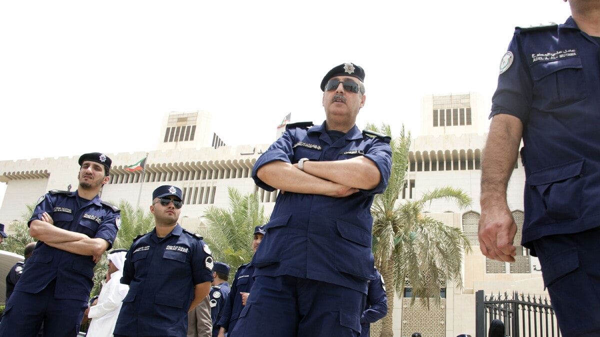 كويتيون يطالبون بالقبض على إيراني تفاخر بقتل السنة