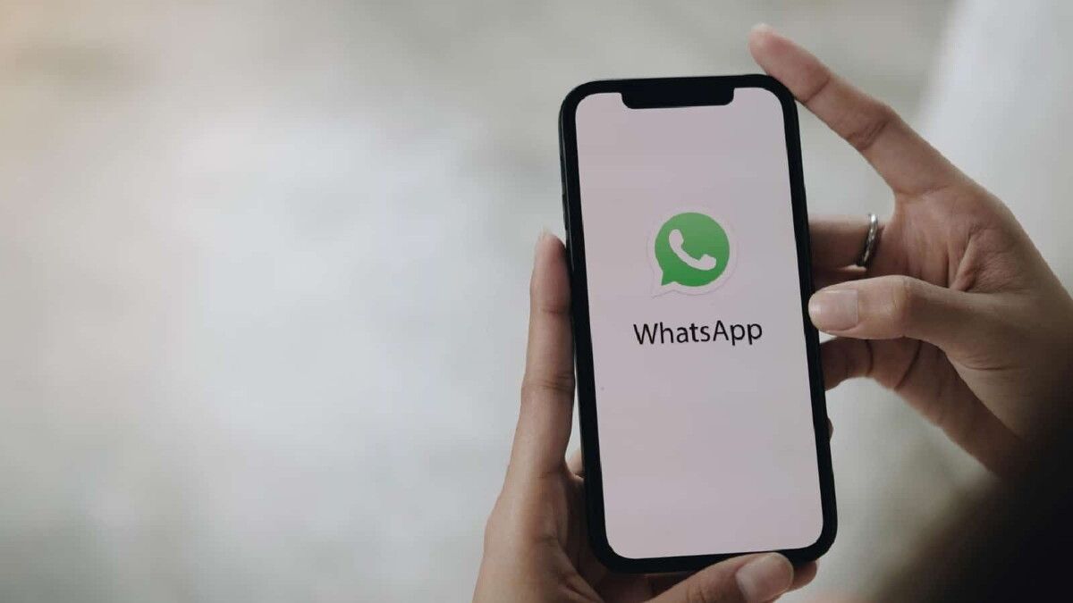 "واتساب" تختبر ميزة عرض تحديثات الحالة في "قائمة الدردشة"