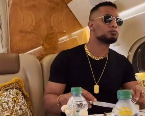 النجم محمد رمضان في منزل الزعيم عادل إمام.. شاهدوا كيف تم استقباله! بهذا التصرف الغير متوقع