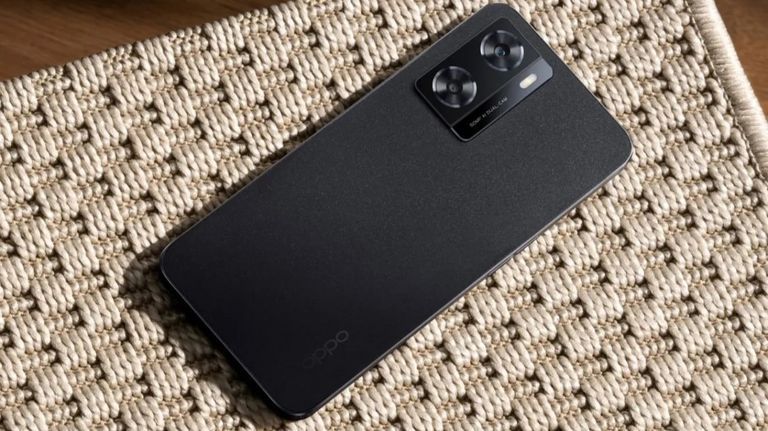 سعر ومواصفات Oppo A77s.. الهاتف الثالث في العائلة