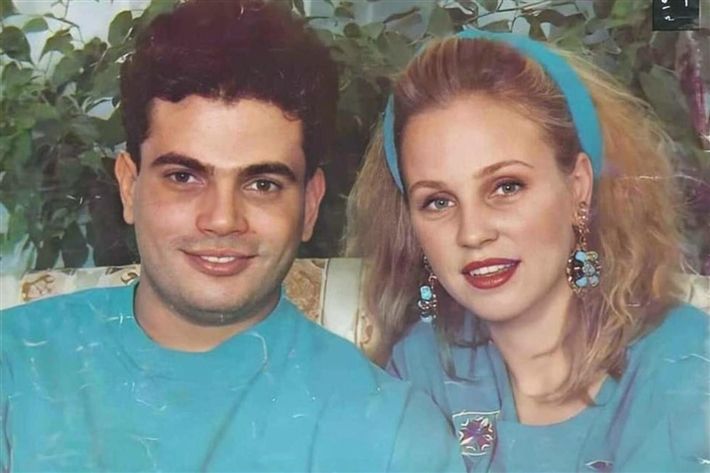 عمرو دياب والنساء.. من شقيقة إلهام شاهين إلى مديرة أعماله