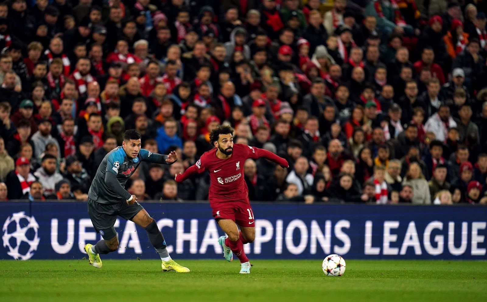 دوري أبطال أوروبا.. سيناريو درامي يُؤهل فرانكفورت مع فوز ليفربول وبرشلونة