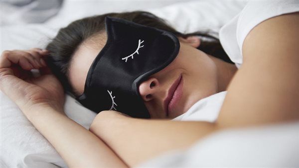 طبيب يعلق على مشروب قاتل إذا تناولناه قبل النوم مباشرة.. ماذا قال؟