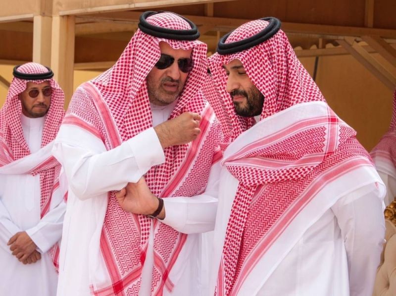 بالفيديو والصور.. ولي العهد السعودي يشارك في دفن جثمان الأميرة الجوهرة بنت عبدالعزيز