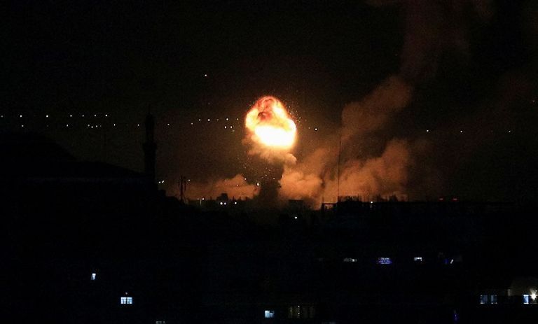 "غارات الفجر" تحول ليل غزة إلى جحيم.. الاحتلال ينتقم
