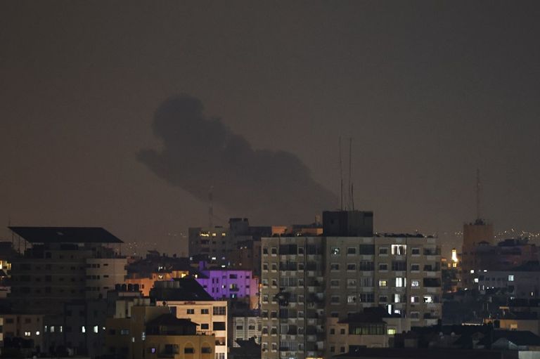 "غارات الفجر" تحول ليل غزة إلى جحيم.. الاحتلال ينتقم