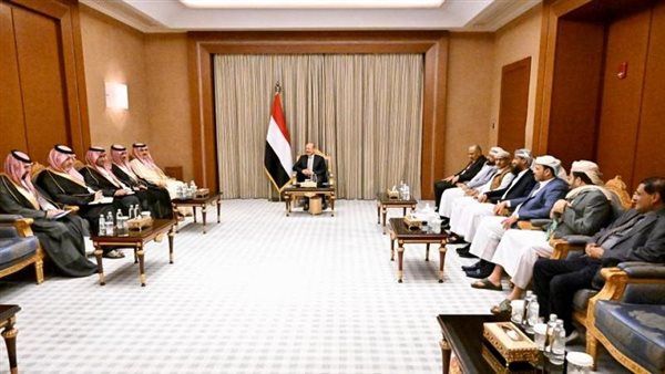 رئيس مجلس القيادة الرئاسي واعضاء المجلس يستقبلون فريق التواصل السعودي في بلادنا