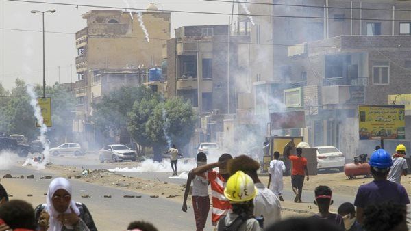 وسط هدوء.. استمرار عمليات إجلاء الرعايا والدبلوماسيين الأجانب من السودان