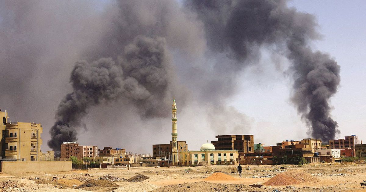 السودان.. مقتل 34 بينهم أطفال بقصف عشوائي استهدف سوقا شعبيا في أم درمان