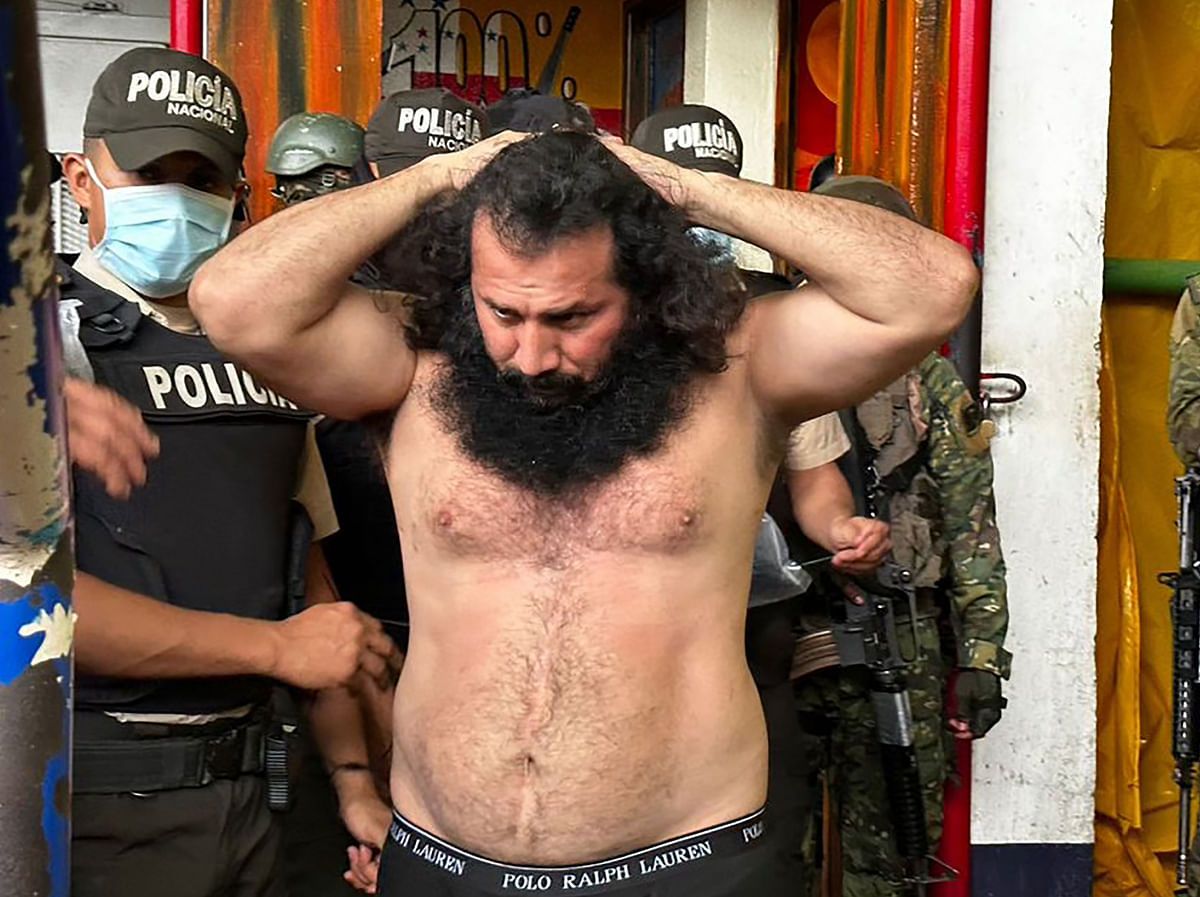 الإكوادور تنقل زعيم عصابة هدد فيافيسينسيو إلى سجن شديد الحراسة (فيديو)