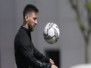 " رد " صادم وغير متوقع من ميسي عندما سئله المذيع عن افضل لاعب في العالم !