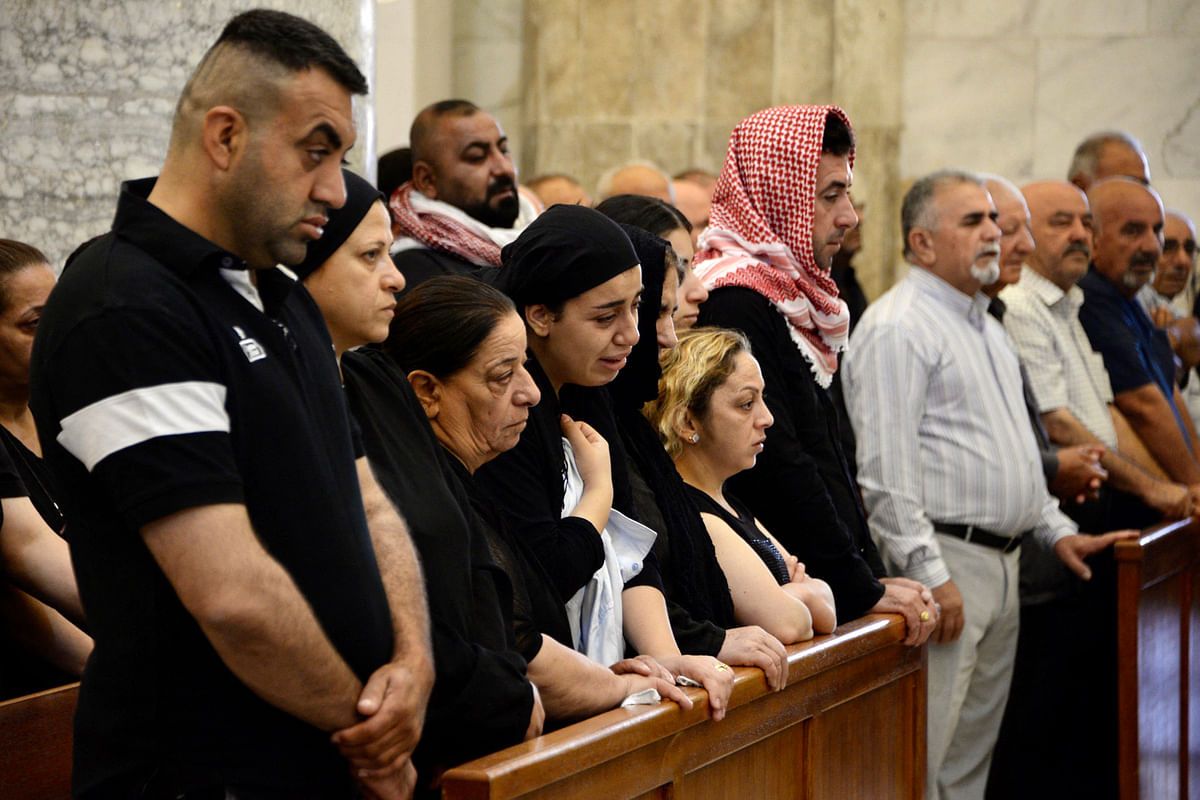 قداس على أرواح ضحايا حريق الحمدانية (صور)