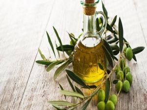 3 حالات إحذر فيها تناول زيت الزيتون مهما كان الأمر.. ستفقد أغلى ما تملك بلمح البصر!