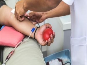 هل التبرع بالدم مفيد أم يتسبب بالضرر على المتبرع؟ سيذهلك الرد