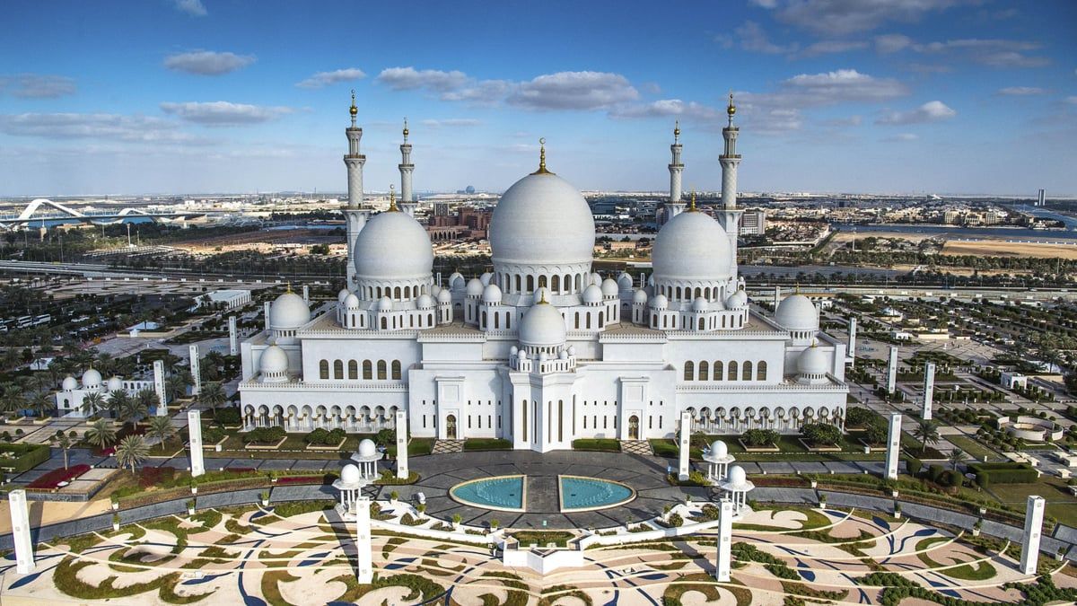 جامع الشيخ زايد الكبير.. الإمارات في صورة مسجد (صور)