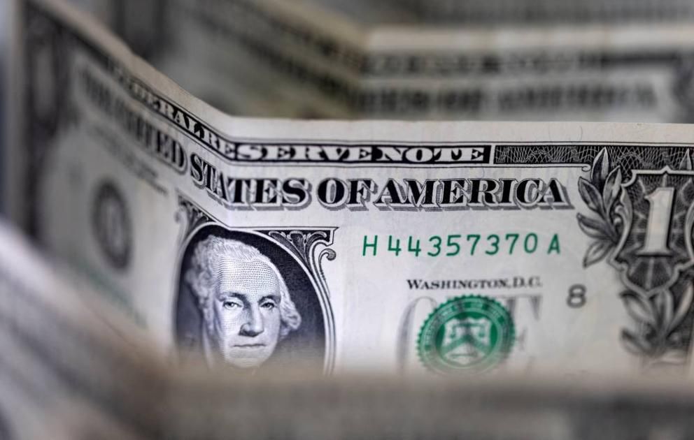 الدولار يستقر مع تزايد المراهنات على خفض أسعار الفائدة في يونيو