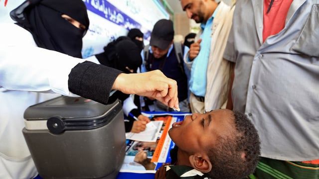 وسط انهيار القطاع الصحي.. وباء الكوليرا يضرب اليمن مجددا