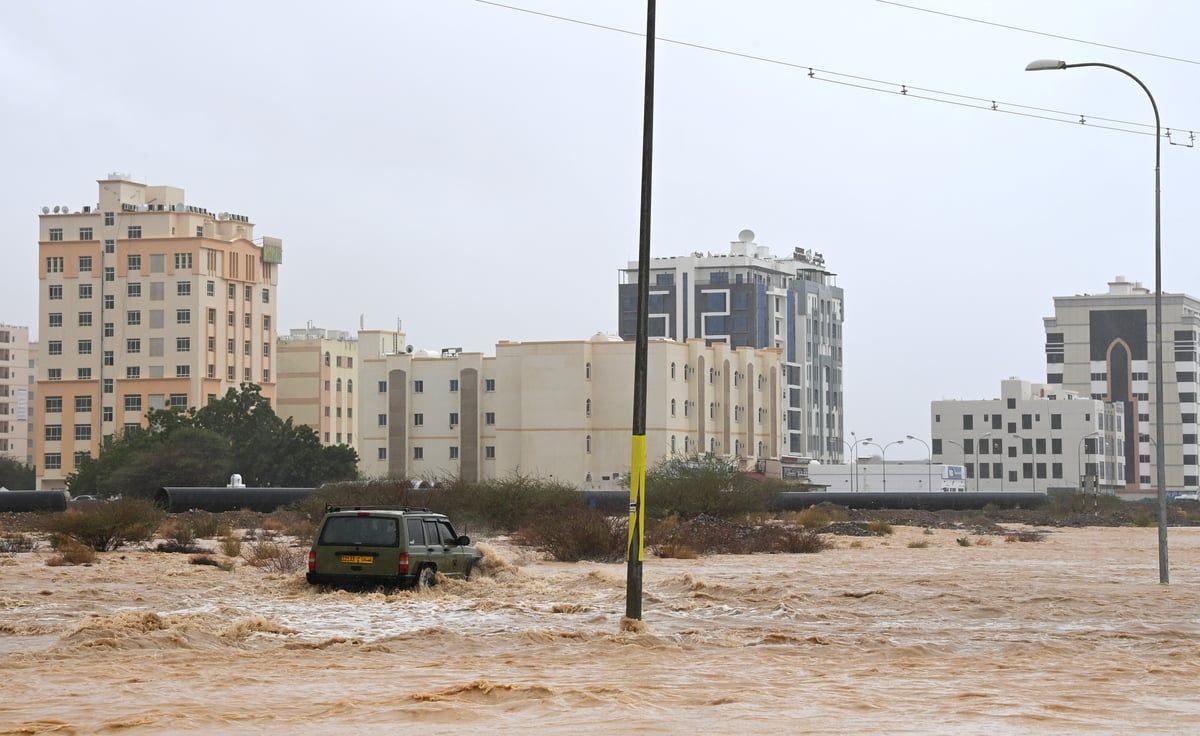 سلطنة عُمان.. وفاة 12 شخصا بينهم طلاب بسبب السيول