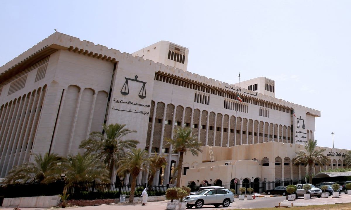 الكويت.. 6 سنوات لامرأة احتالت على أخرى بـ110 دولارات