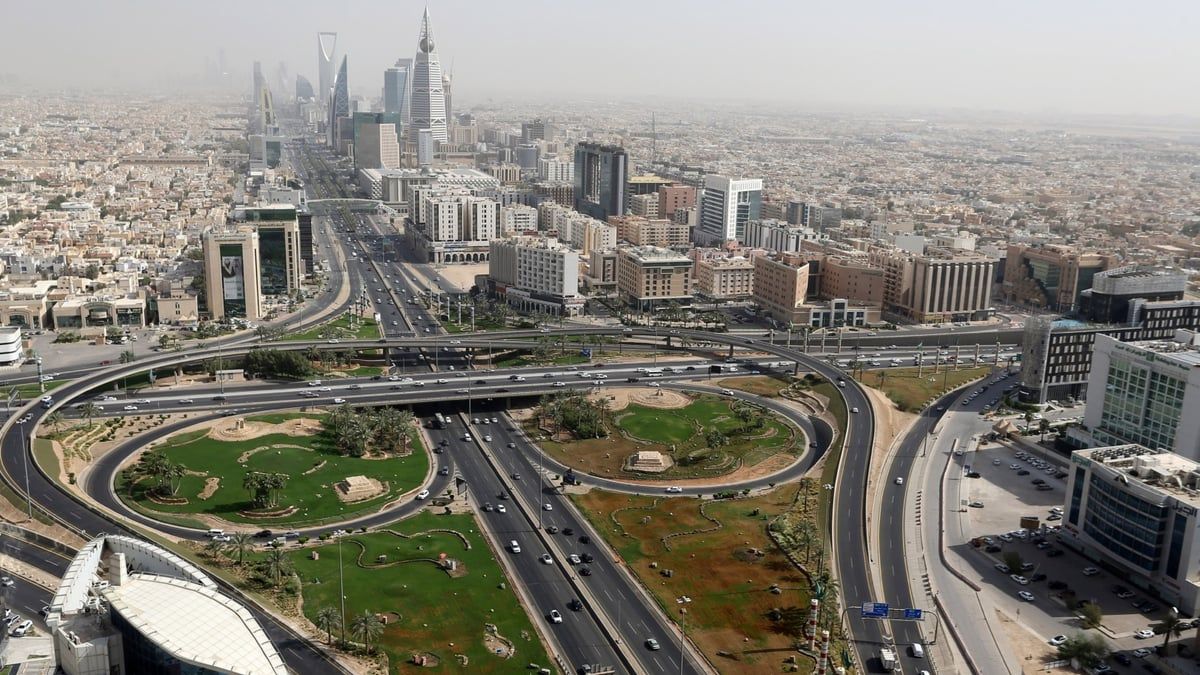 السعودية تسحب الألقاب والأوسمة من المسؤولين المتورطين بالفساد