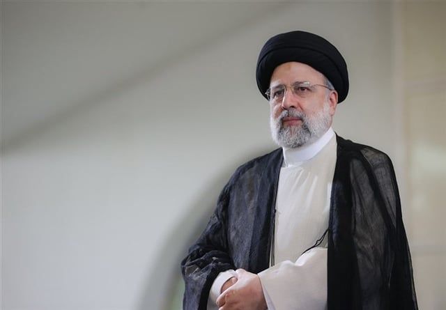 تعرض مروحية على متنها الرئيس الإيراني لحادث (صور)