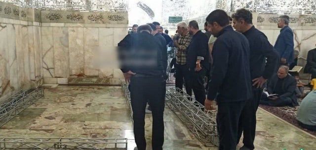 الإيرانيون يتداولون "صورة" تظهر أعمال حفر قبر "رئيسي"