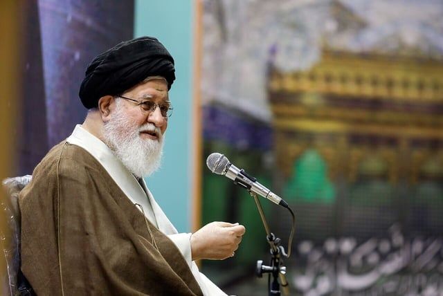 والد زوجة "رئيسي" يكشف تطورات التحقيق في تحطم مروحية الرئيس الإيراني