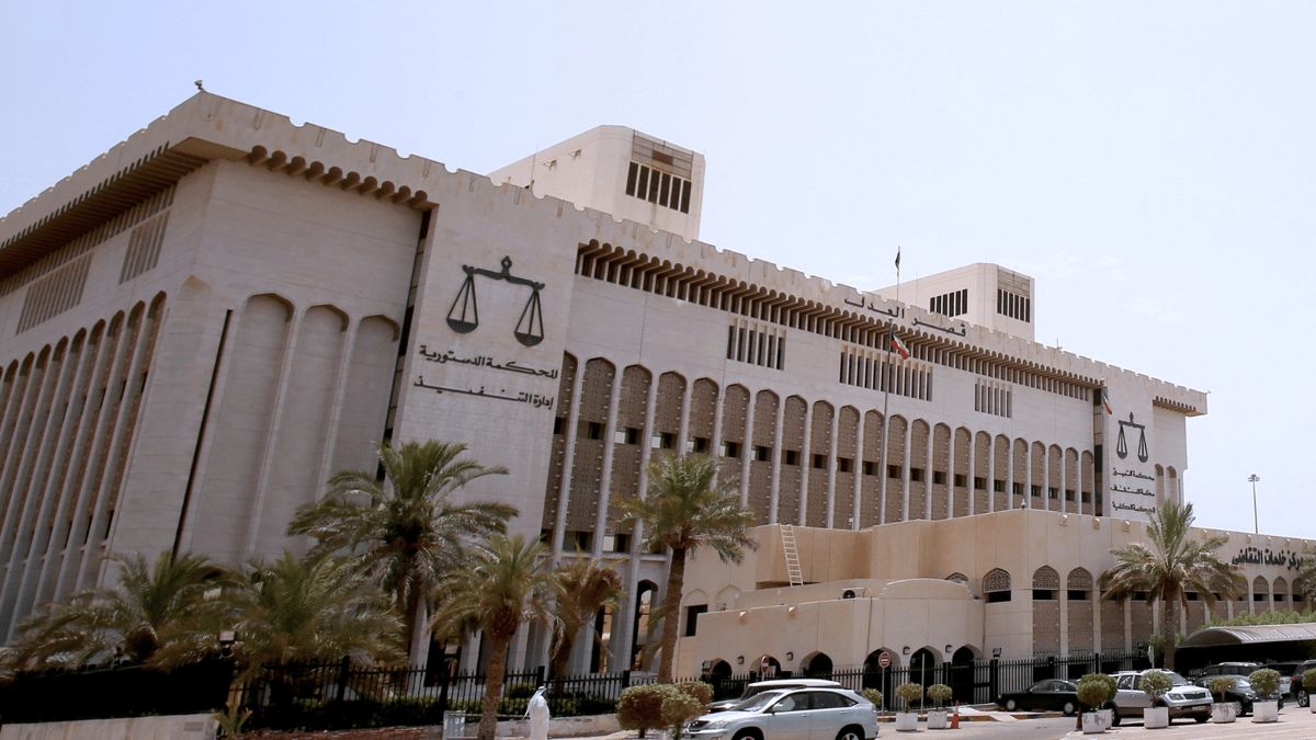 داخل سجنه.. وزير الدفاع الكويتي السابق يواجه تهمة فساد جديدة