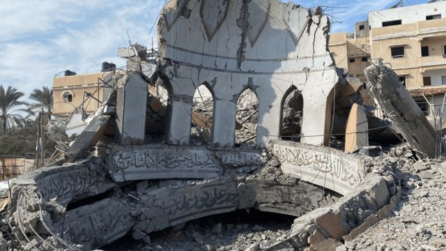 الغارديان: 80% من مؤسسات التعليم في قطاع غزة دُمرت