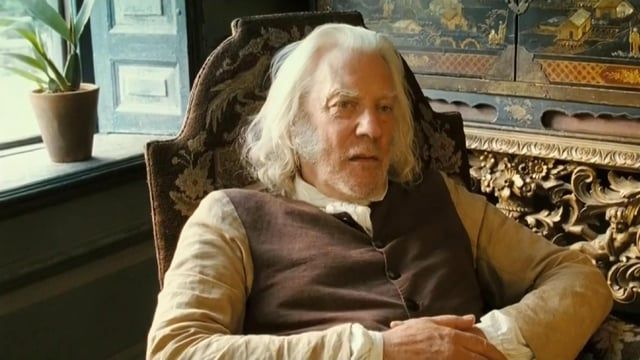 نجم فيلم "كبرياء وتحامل".. وفاة الممثل الشهير دونالد ساذرلاند