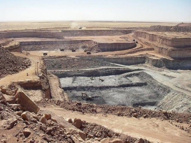 خسرته فرنسا.. ماذا تعرف عن "إيمورارين" أحد أهم مناجم اليورانيوم في العالم؟