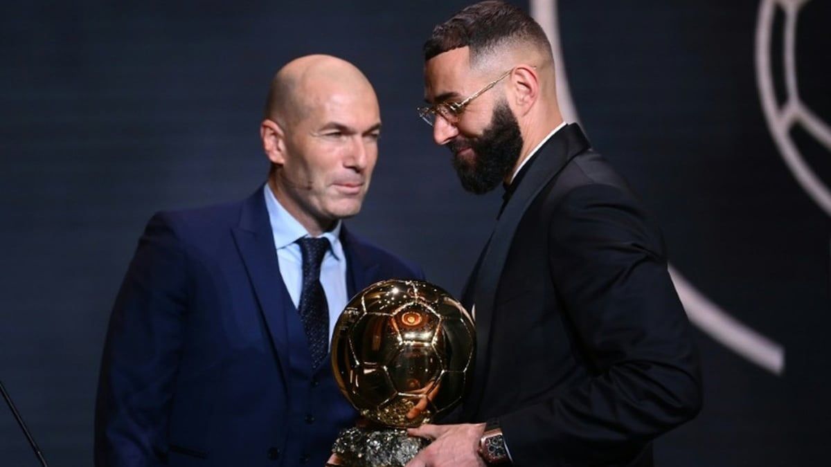 بنزيما يسعى إلى إقناع زين الدين زيدان بتولي تدريب الاتحاد