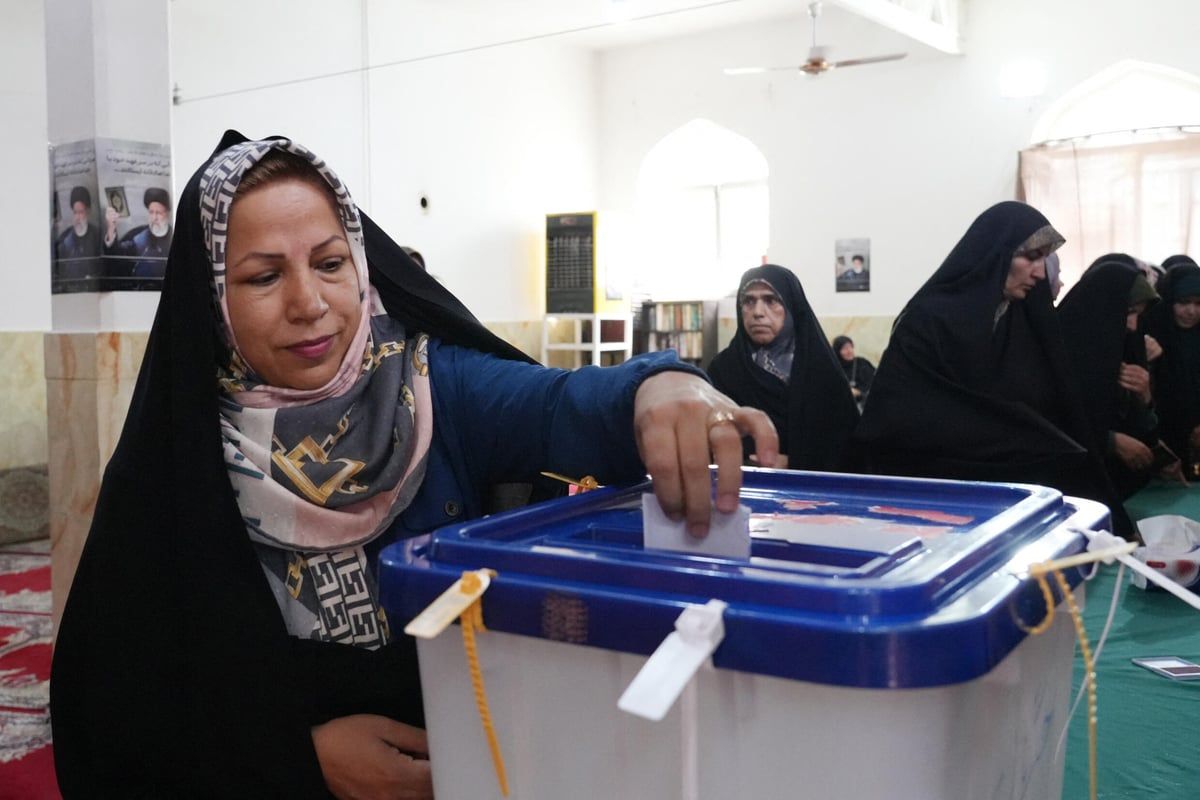انتخابات إيران..هل أضعفت "المقاطعة الواسعة" سلطة خامنئي؟