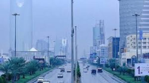 طقس السعودية اليوم | أمطار مستمرة ورياح مثيرة للغبار والأتربة وتغيرات في درجات الحرارة
